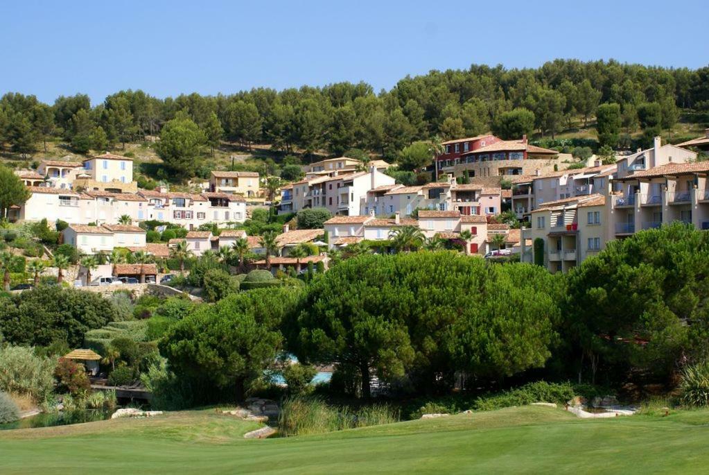 Apartment Hameau Des Amandiers-vue & Golf Saint-Cyr-sur-Mer